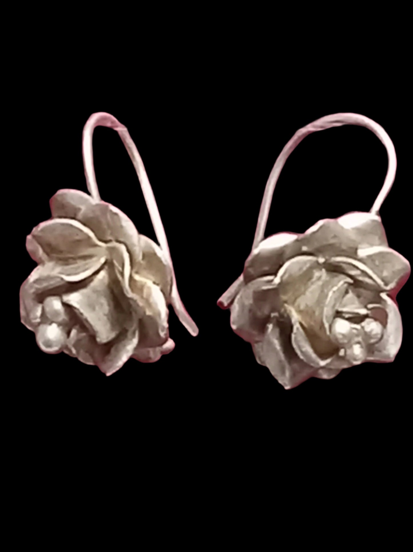 Antique Silver Roses