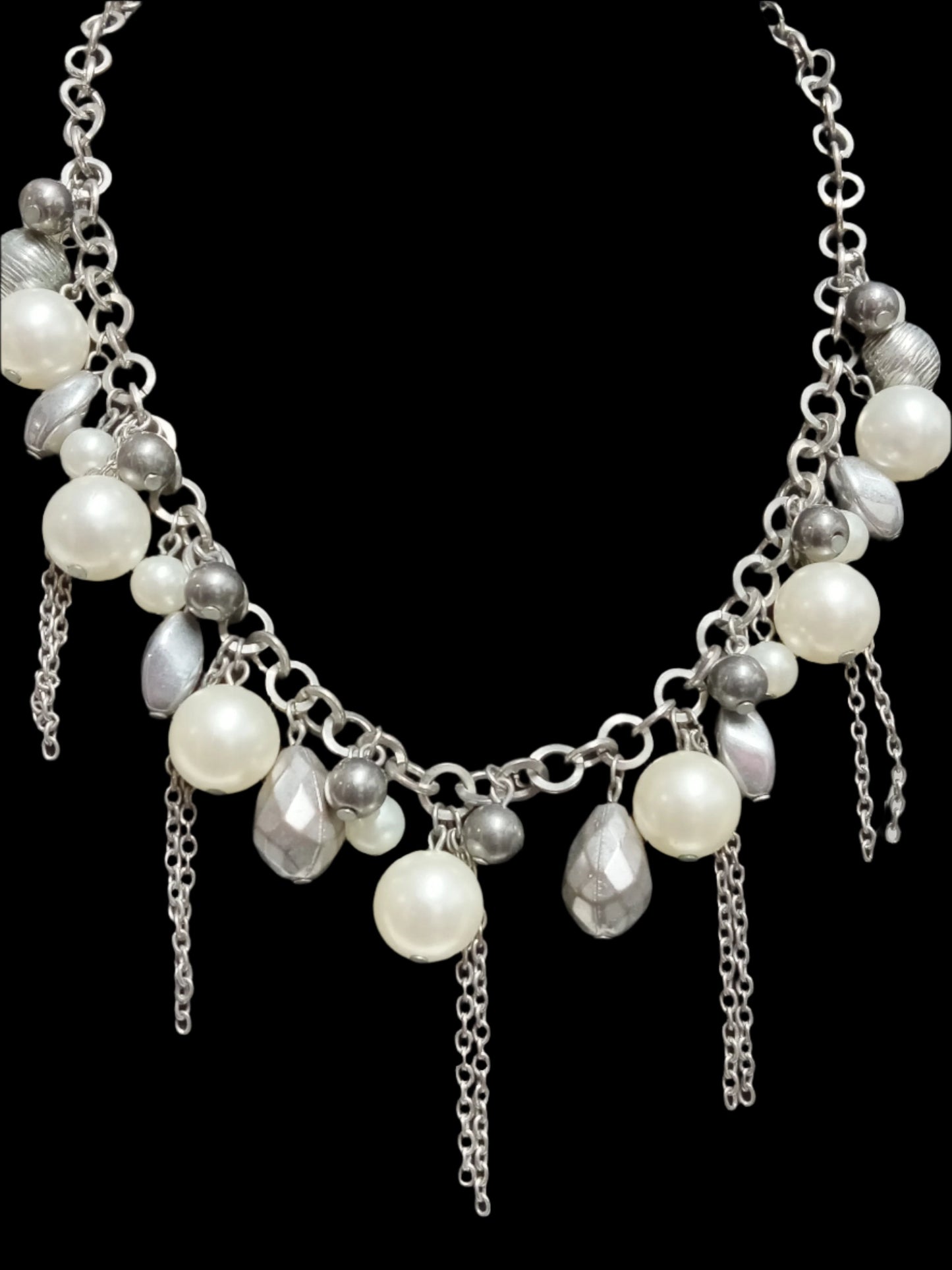 Silver and Pearls Necklace