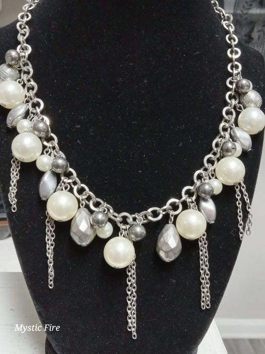 Silver and Pearls Necklace